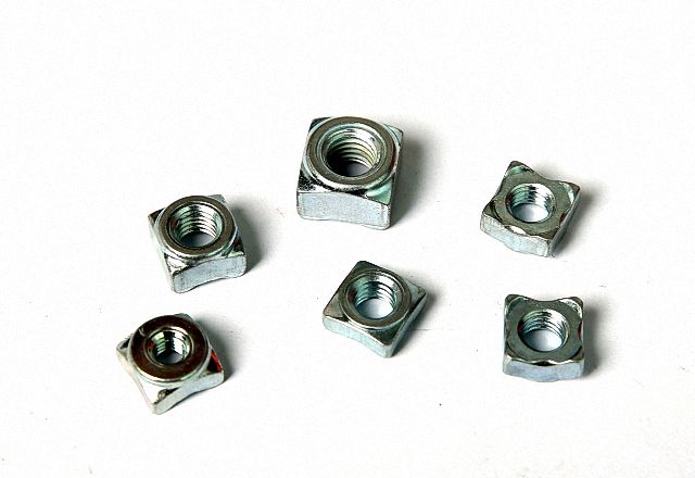 NISSAN 12-31 0440E 01231 0660E SQUARE WELD NUT M6